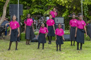 Members of the Girls’ Choir of Miami perform during Jazz Under the Stars 2026, a fundraising event hosted by Girl Power Rocks to support the organization’s Music and Arts Education Program. (Photo by Ricardo Reyes, Sonshine Communications)